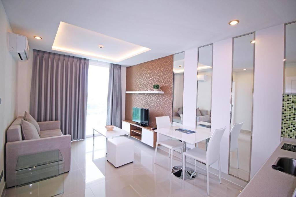 Amazon Residence By Pattaya Sunny Rentals Jomtien Beach Room photo