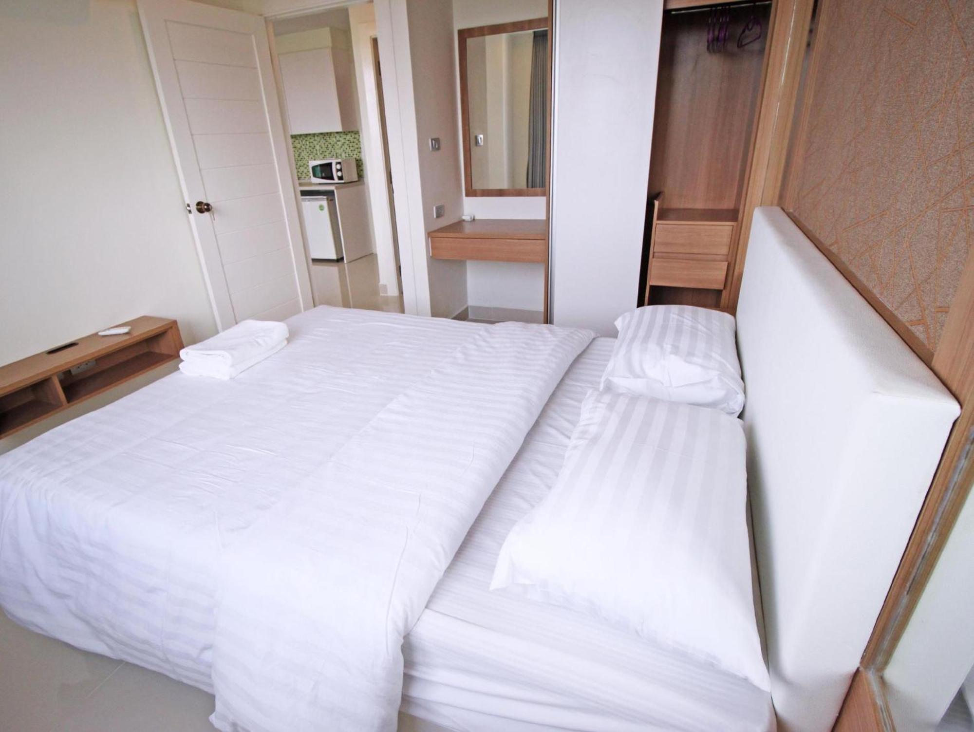 Amazon Residence By Pattaya Sunny Rentals Jomtien Beach Room photo